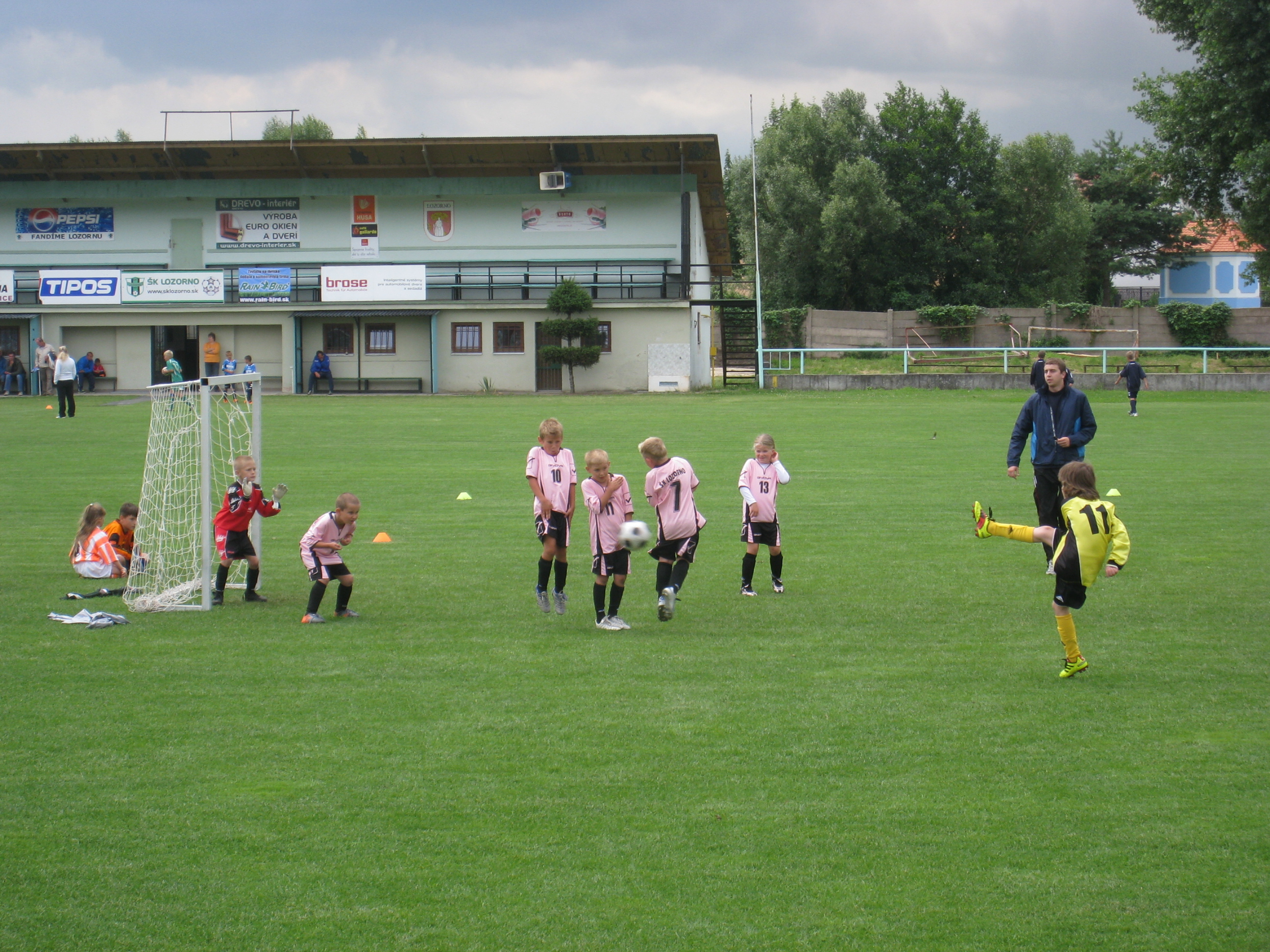 Hugo_freekick.JPG
